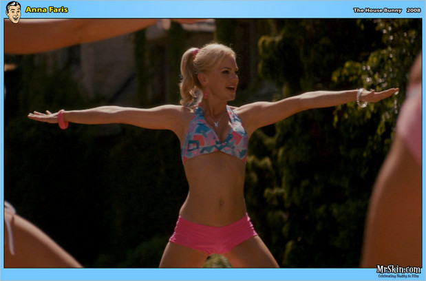 Anna Faris in hot pink booty shorts; Celebrity Hot 