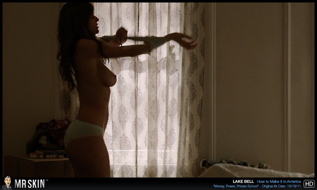 Lake Bell puts her clothes on; Celebrity 
