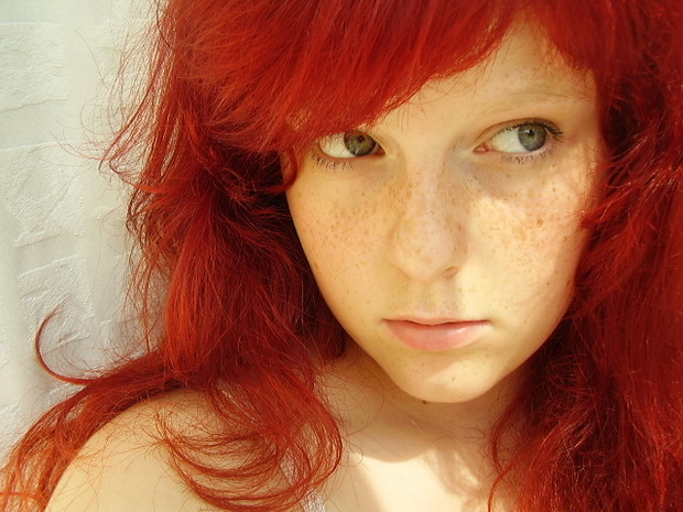 fff; Red Head 