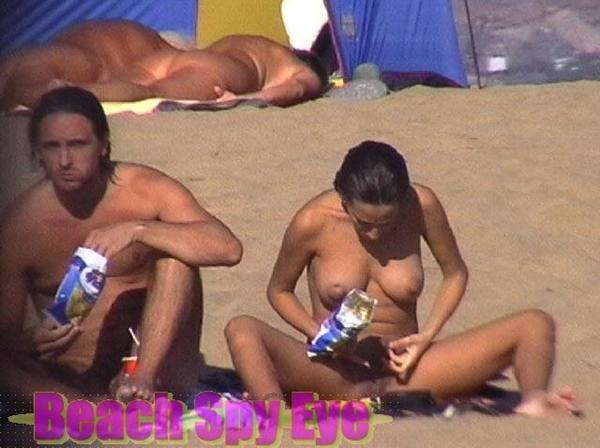 Cunts on Beach - Without any clothes beach hottie just shocks the passers and stirs up men’s attention!; Amateur Beach 