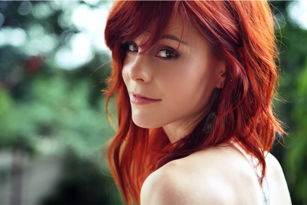 Hot redhead smiling.; Babe Hot Red Head 