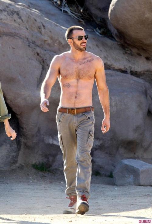 Chris Evans; Non Nude 