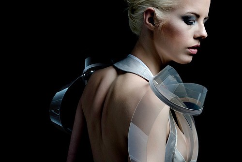 'Intimacy 2.0' Interactive fashion by Studio Roosegaarde on Vimeo; Party 
