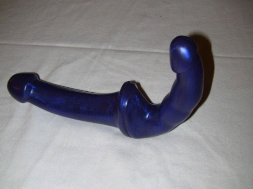 wyckedjasmine:

My new Nexus Double dildo. My new Favorite...; Hot Toys 